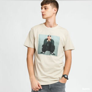 Tričko s krátkým rukávem Urban Classics Tupac Sitting Pose Tee Beige